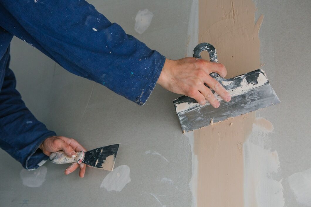 Drywall crack repair in an Atlanta home